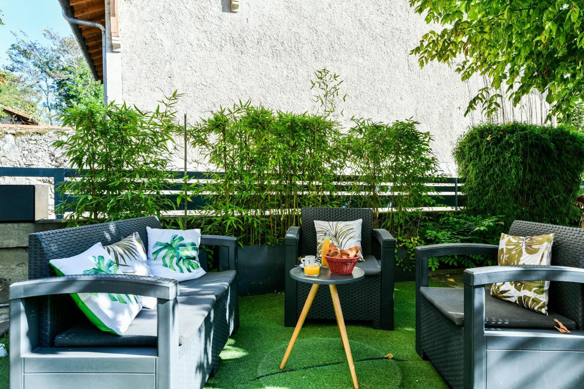 Logis Hotel & Restaurant Le Cadet De Gascogne Saint-Justin  Exterior foto