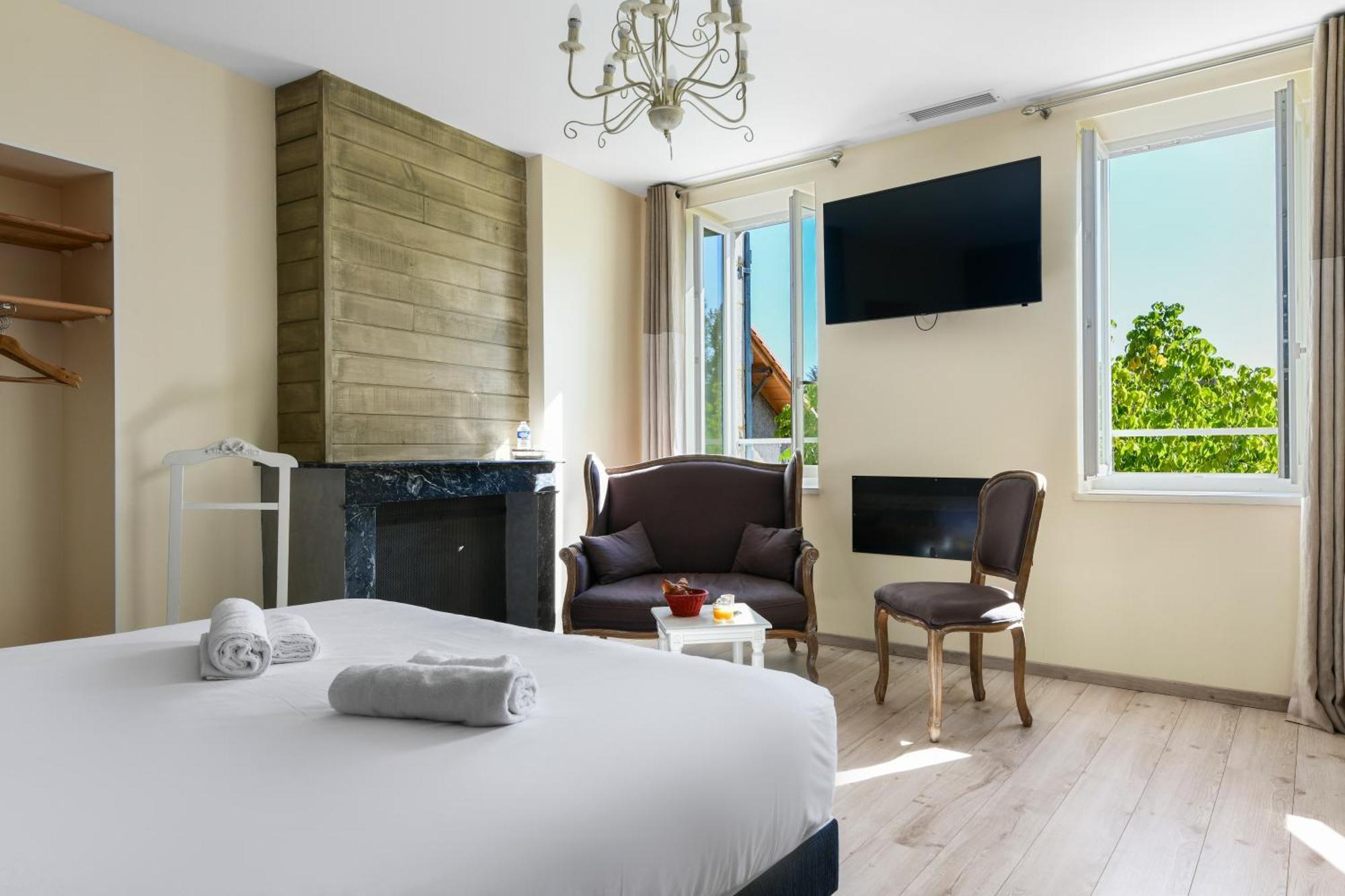 Logis Hotel & Restaurant Le Cadet De Gascogne Saint-Justin  Exterior foto